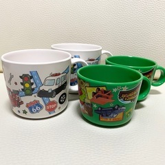 トミカ　スケーター　プラコップ+ペットボトルキャップコップ　4点セット