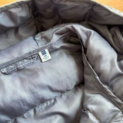 （東京・引き取り）ユニクロの中綿ジャケットライトグレー140サイズの画像