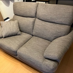 ニトリ　2人がけ布張りソファの画像