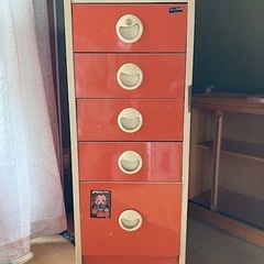 昭和レトロ　ポップなタンス