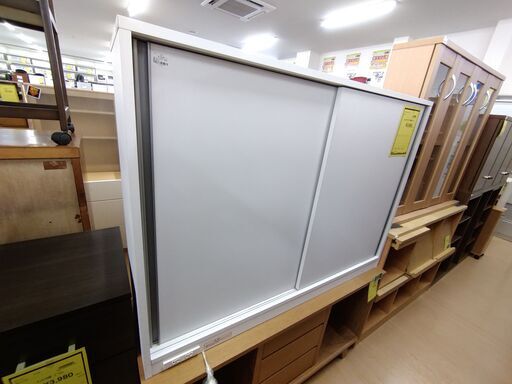 配送やってます‼️【C956】コンセント付き収納棚 ﾎﾜｲﾄ