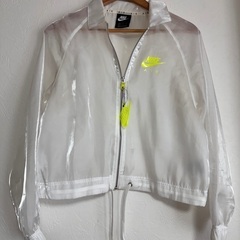 NIKEシアーブルゾンの画像