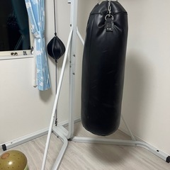サンドバッグ　ボクシング　パンチ