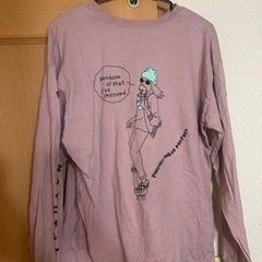 かわいいピンク柄長袖の画像