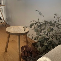 zara home  オーク材スツール 脚部に歪みあり