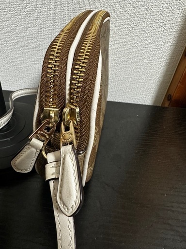 coachショルダーバックほぼ未使用
