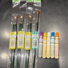 筆　絵の具　セットの画像