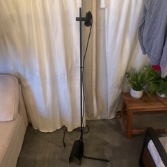 【IKEA】HARSLINGA フロアスタンド ブラックの画像