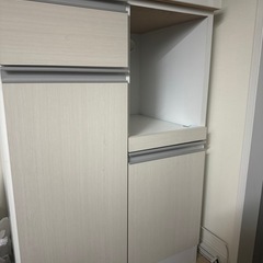 食器棚の画像