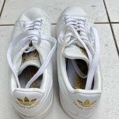 スタンスミス adidas ゴールドロゴ 23.5cmの画像