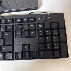 有線キーボードの画像