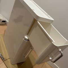 調味料ラックの画像