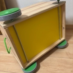 IKEA 木のボックス　キャスター付きの画像