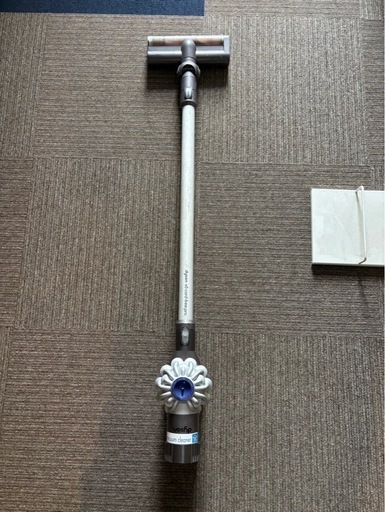 (値下げしました)ダイソンV6掃除機＋社外スタンド付き