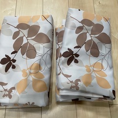 リーフ柄カーテンの画像