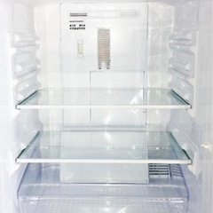 冷蔵庫【配達無料お届け設置出来ます💫都内近郊🚚】✨信頼のSHARP製✨ブラック仕様✨除菌クリーニング済の極美品✨他にも冷蔵庫.洗濯機.電子レンジ.オーブン電子レンジ.炊飯器.テーブル&椅子.机&チェアー.ベット&マットレス.ドレッサーなど多種多様な美品が有ります✨お気軽にお問い合わせ下さい💫の画像