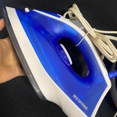 スチームアイロン　アイリスオーヤマ　SIR-01-A2021年製　