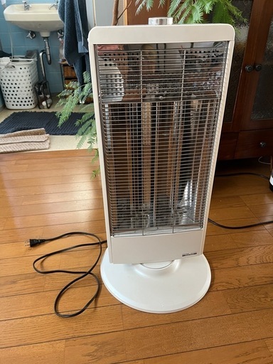 【お値下げしました】カーボンヒーター