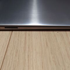 ASUS ZenBook UX330UA-7200Sの画像