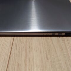 ASUS ZenBook UX330UA-7200Sの画像