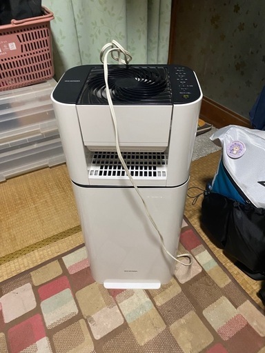 アイリスオオヤマ\n除湿機衣類乾燥機