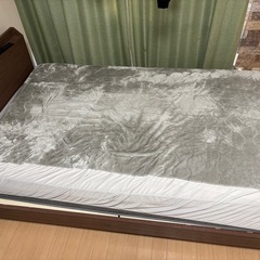 ニトリで買ったセミダブルベッドの画像