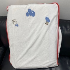 中古　IKEA  SKOTSAM ベビーケアマット
