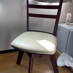 机、椅子（無料、2/28まで）の画像