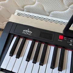 ほぼ新品電子ピアノ！！の画像