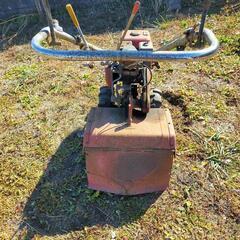 ホンダトラクター（歩行型）耕運機の画像