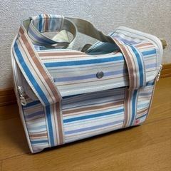 ウサギ　キャリーバッグ