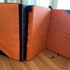 ボルダリングマット、クラッシュパッドの画像