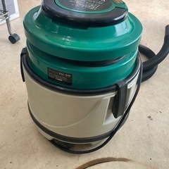 【動作確認済み】新興　乾湿両用バキュームクリーナーVAC-920 ブロワ 集塵機 掃除 片付け 電動工具 DIY 中古品 の画像