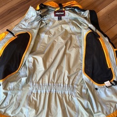 marmot ゴアテックスレインジャケットの画像