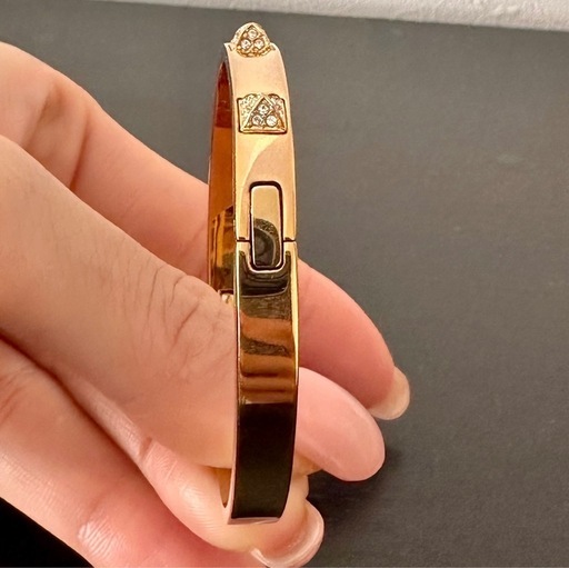 SWAROVSKI スタッズバングル