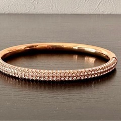SWAROVSKIバングルの画像