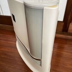 シャープ 加湿セラミックファンヒーター HX-F120-C プラズマクラスター 2016年製の画像