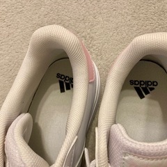 adidas 女の子、レディース　23.5 未使用に近いの画像