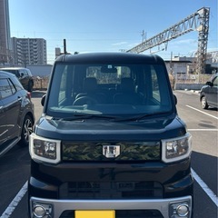 ウェイク H27年式 車検R8.4 禁煙車、8インチ純正SDナビ（運転中TV視聴可）、バックカメラ、電動スライドドア（左）、電動格納ミラー、純正フロアマット（防水）、革シート（clazzio）、純正フードガーニッシュ（迷彩）、ETC、Bluetooth、高音響、事故なし、ターボ、バッテリー新品の画像