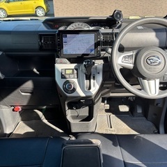 ウェイク H27年式 車検R8.4 禁煙車、8インチ純正SDナビ（運転中TV視聴可）、バックカメラ、電動スライドドア（左）、電動格納ミラー、純正フロアマット（防水）、革シート（clazzio）、純正フードガーニッシュ（迷彩）、ETC、Bluetooth、高音響、事故なし、ターボ、バッテリー新品の画像