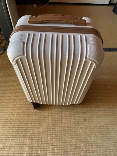 キャリーケース