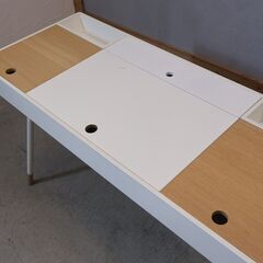 デンマークのブランド BoConcept(ボーコンセプト)のCupertino (クパチーノ) パーソナルデスクです。スッキリとしたモダンなデザインの事務机は書斎や寝室などにオススメ♪の画像