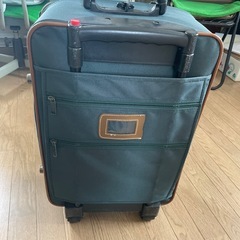 訳あり使用問題なしキャリーケースの画像