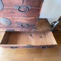 f●■時代箪笥/アンティーク家具・古民具・骨董・古い木の重ね衣装箪笥・95×41.3×104.5cmの画像