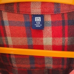 ユニクロキッズ長袖シャツ　120cmの画像