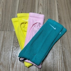 Nike ソックス 靴下 パステルカラー 25cm？