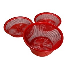 【お譲り先決まりました】赤いザル　３点セット