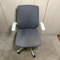 【152】グレーのオフィスチェア メッシュ背もたれ