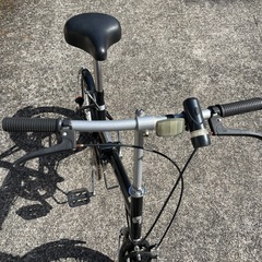 折り畳み自転車の画像