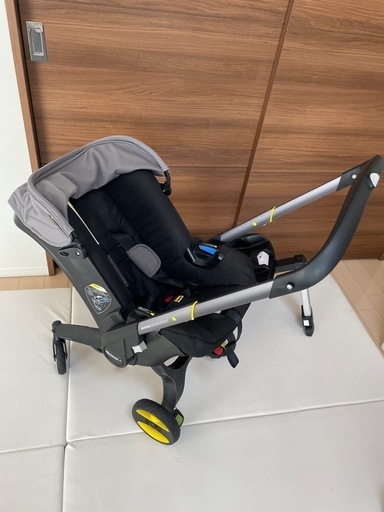 doona ＋ベビーカー　ISOFIXベースセット 1台3役 doona ベビーカー+ISOFIXベースセット1台3役！